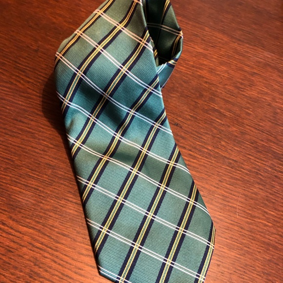 Final Clearance used green plaid tie - Picture 3 of 4